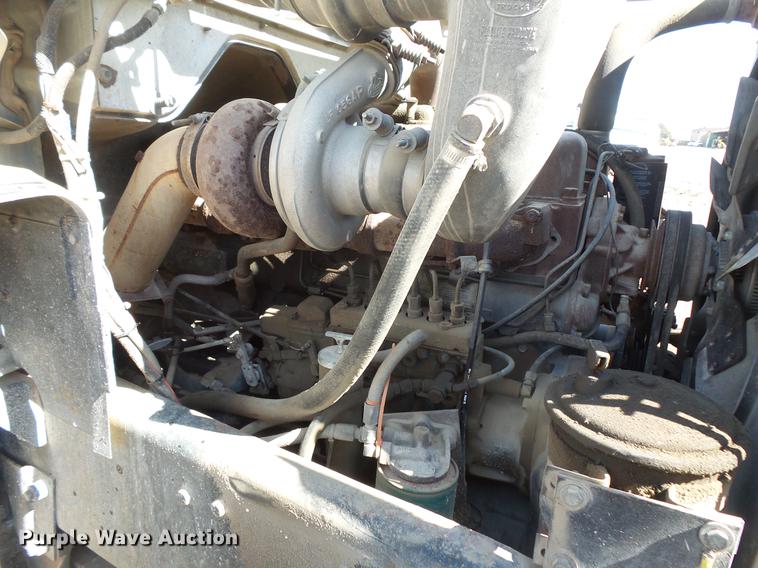 image for item DV9611 1984 Mack DM685S truck chassis