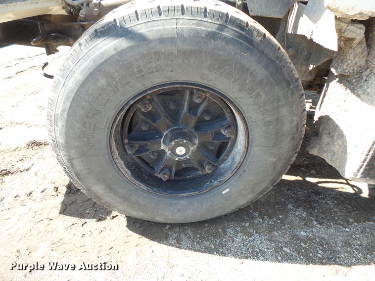 image for item DV9611 1984 Mack DM685S truck chassis