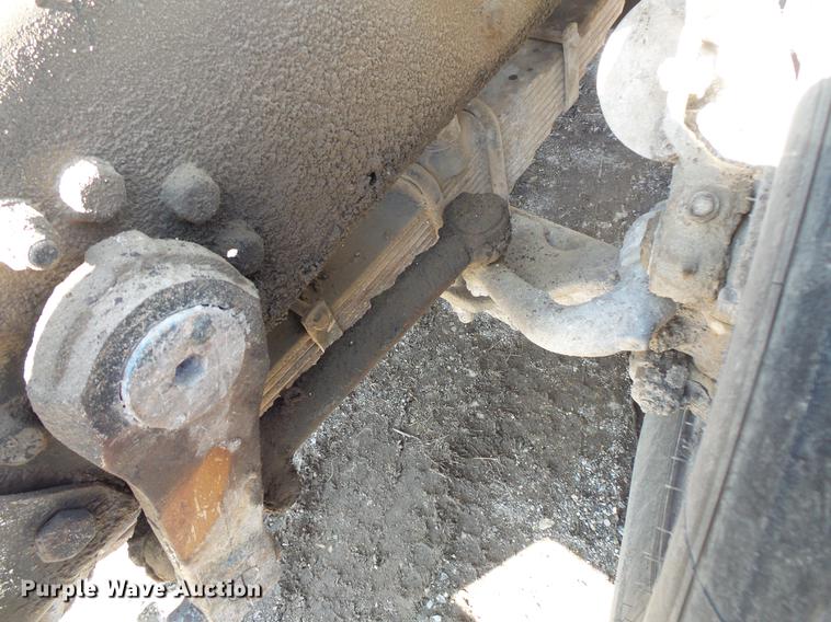 image for item DV9611 1984 Mack DM685S truck chassis