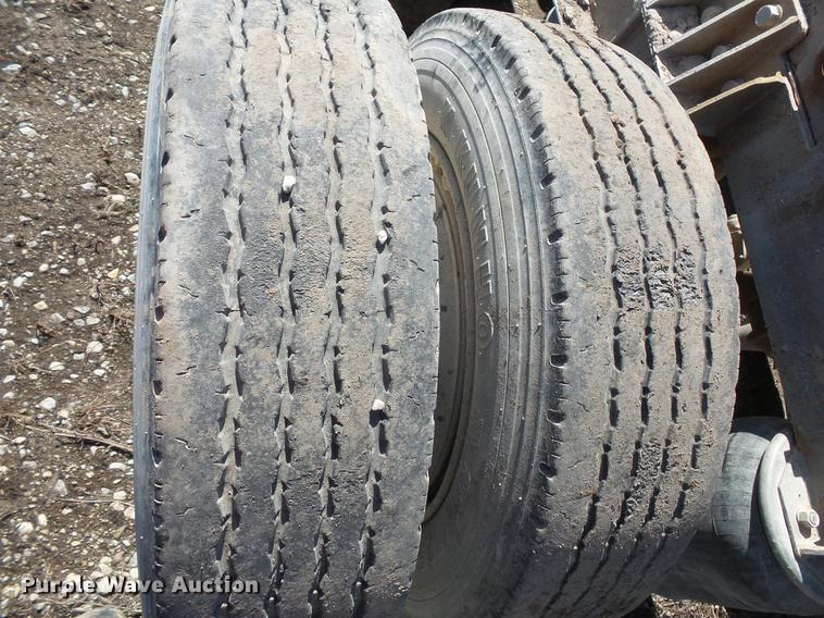 image for item DV9611 1984 Mack DM685S truck chassis