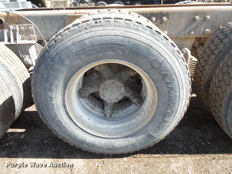 image for item DV9611 1984 Mack DM685S truck chassis