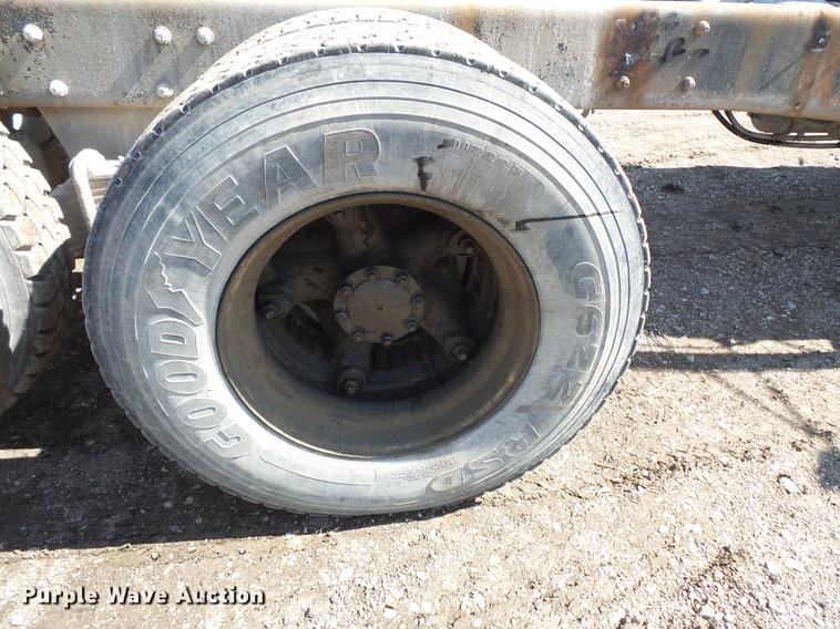 image for item DV9611 1984 Mack DM685S truck chassis