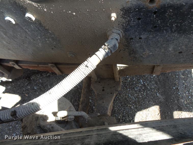 image for item DV9611 1984 Mack DM685S truck chassis