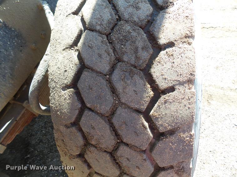 image for item DV9611 1984 Mack DM685S truck chassis