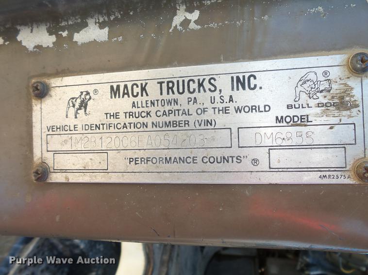 image for item DV9611 1984 Mack DM685S truck chassis