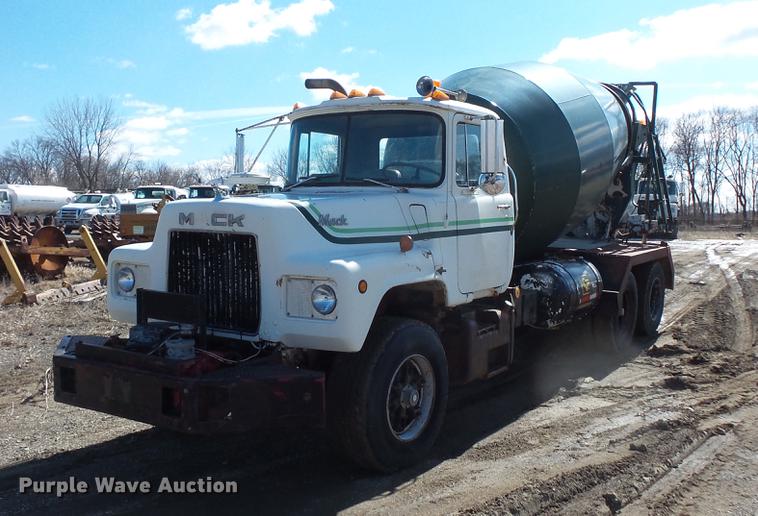 image for item DV9612 1979 Mack ready mix truck