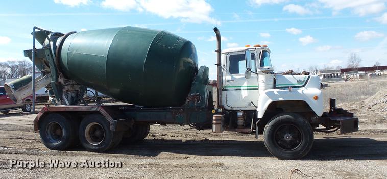 image for item DV9612 1979 Mack ready mix truck