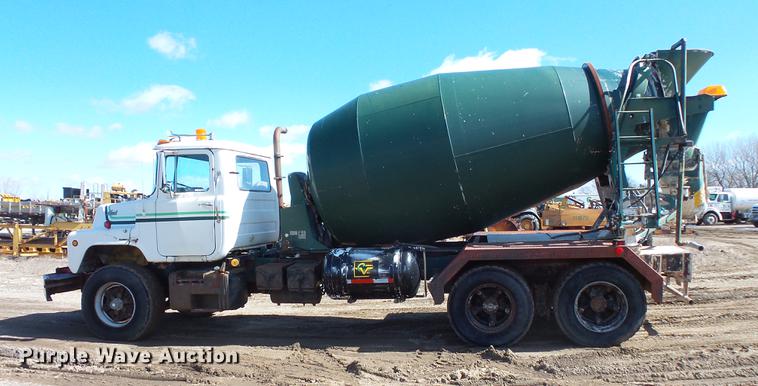 image for item DV9612 1979 Mack ready mix truck