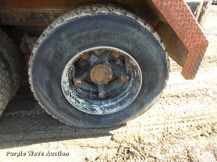 image for item DV9612 1979 Mack ready mix truck