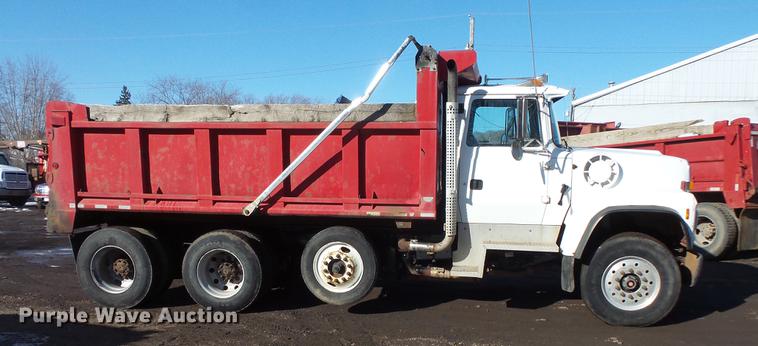 image for item DV9613 1997 Ford LT8000 dump truck