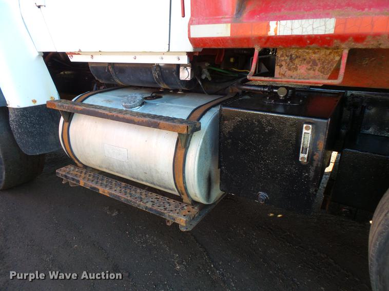 image for item DV9613 1997 Ford LT8000 dump truck