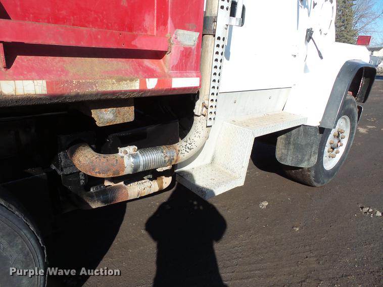 image for item DV9613 1997 Ford LT8000 dump truck