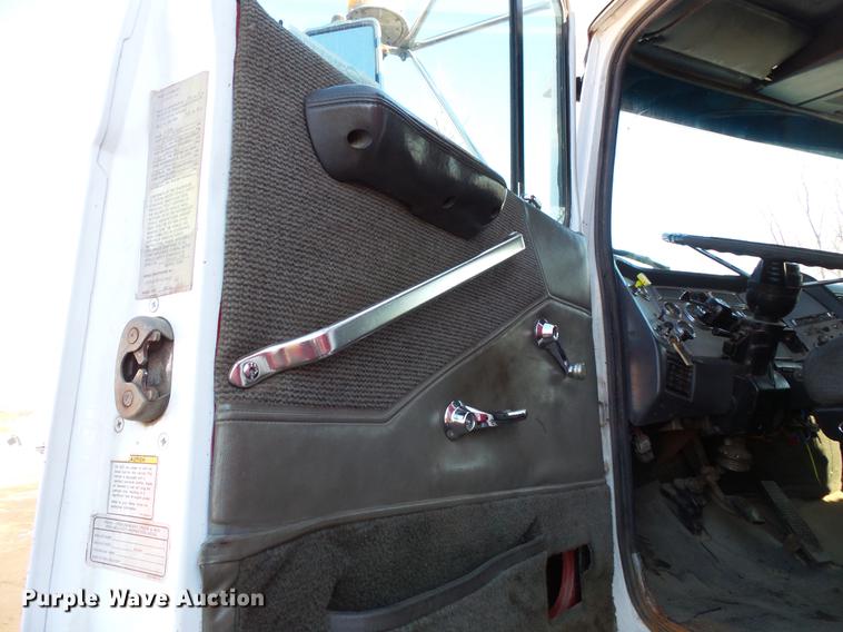 image for item DV9613 1997 Ford LT8000 dump truck