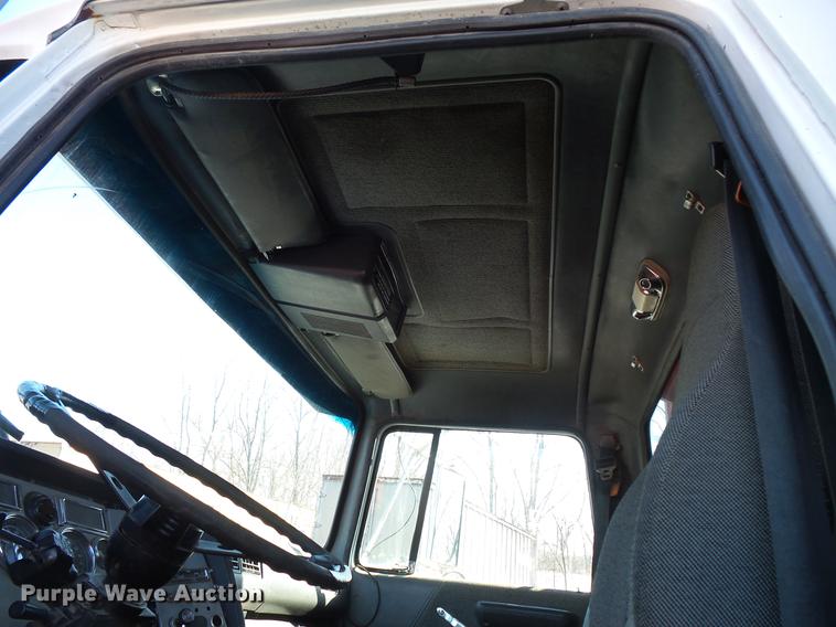 image for item DV9613 1997 Ford LT8000 dump truck