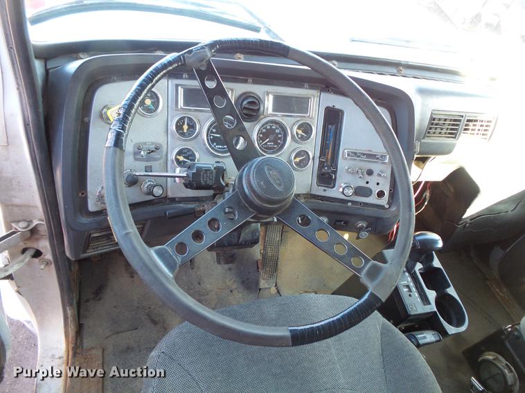 image for item DV9613 1997 Ford LT8000 dump truck