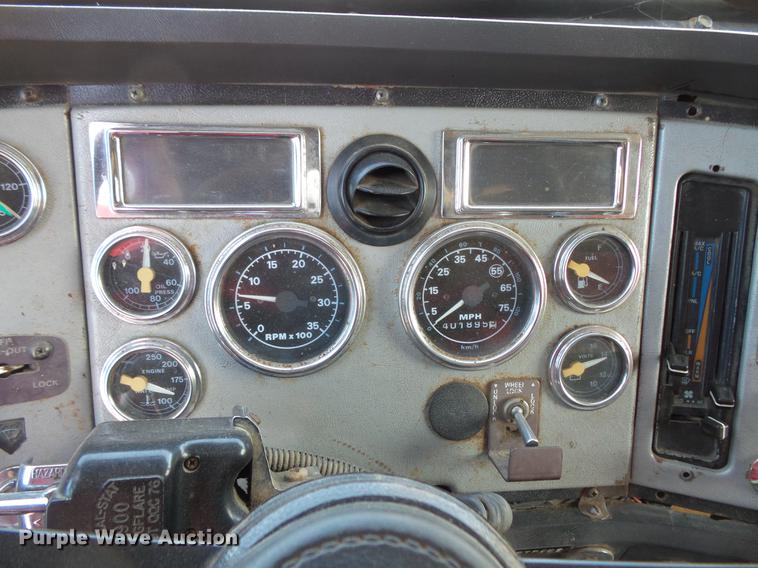 image for item DV9613 1997 Ford LT8000 dump truck