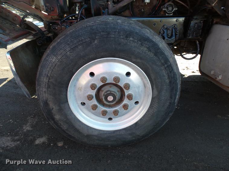 image for item DV9613 1997 Ford LT8000 dump truck