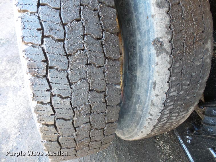 image for item DV9613 1997 Ford LT8000 dump truck