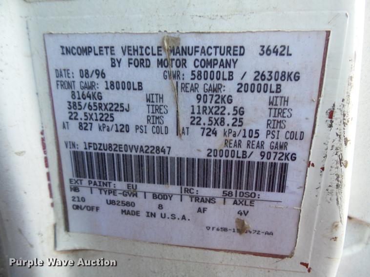 image for item DV9613 1997 Ford LT8000 dump truck