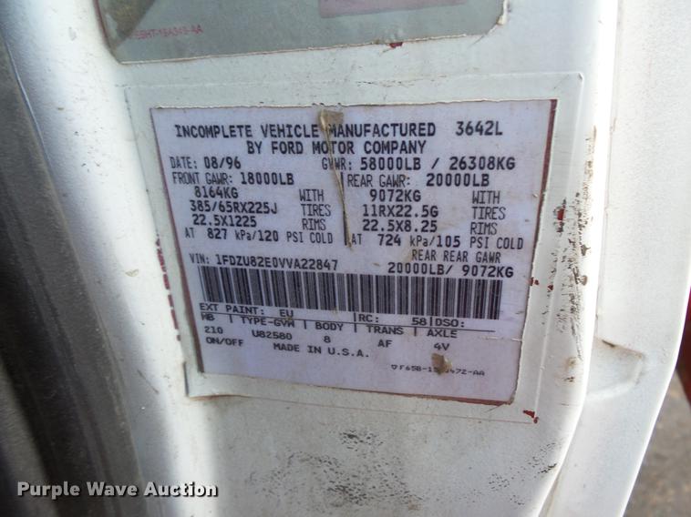 image for item DV9613 1997 Ford LT8000 dump truck