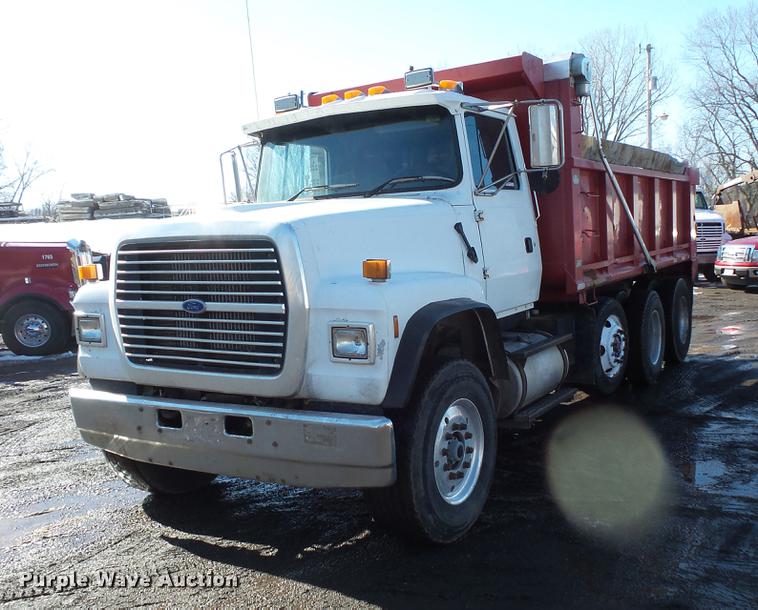 image for item DV9614 1997 Ford LT9000 dump truck
