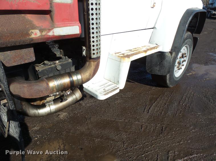 image for item DV9614 1997 Ford LT9000 dump truck