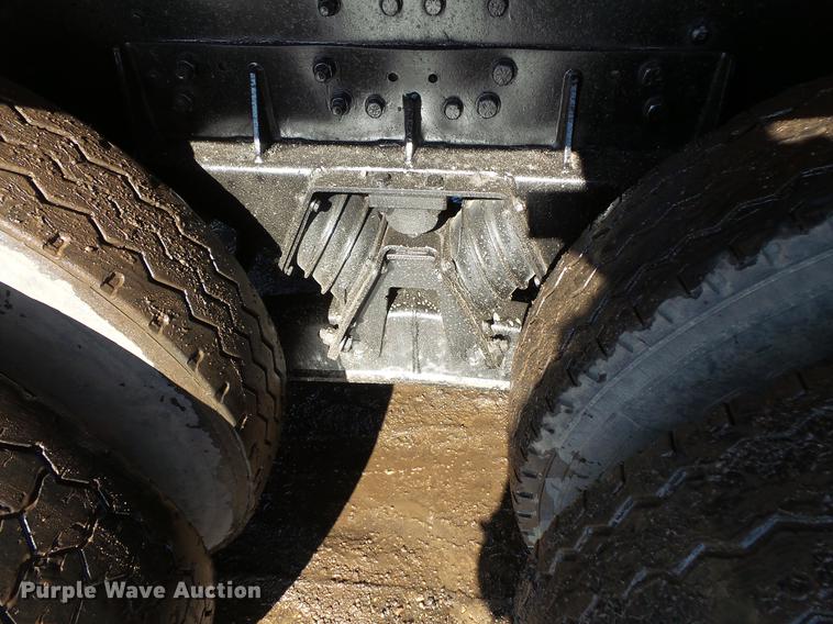 image for item DV9614 1997 Ford LT9000 dump truck