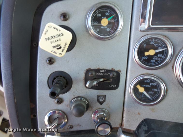 image for item DV9614 1997 Ford LT9000 dump truck