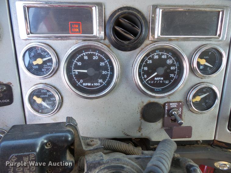 image for item DV9614 1997 Ford LT9000 dump truck