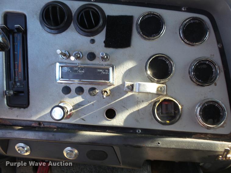 image for item DV9614 1997 Ford LT9000 dump truck