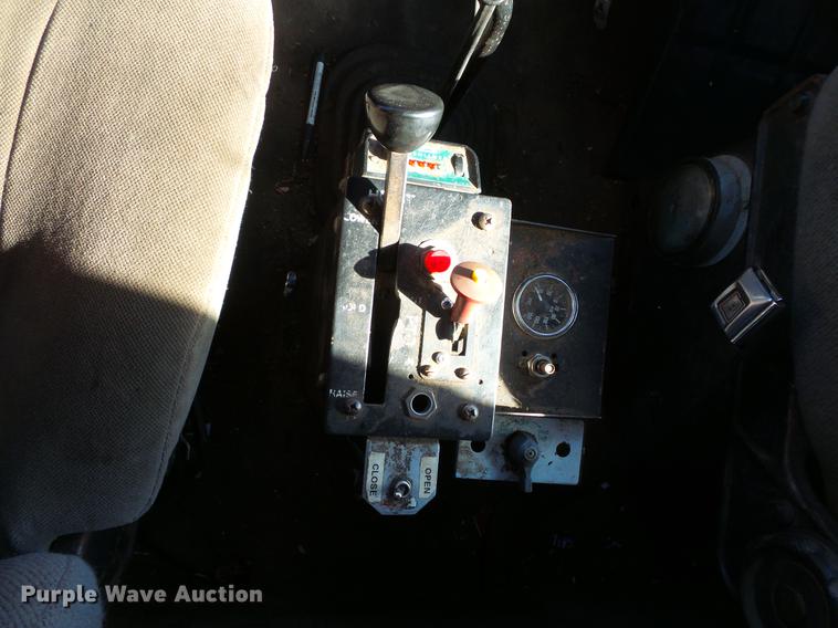 image for item DV9614 1997 Ford LT9000 dump truck