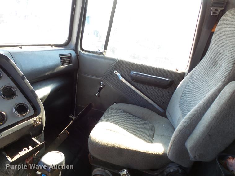 image for item DV9614 1997 Ford LT9000 dump truck