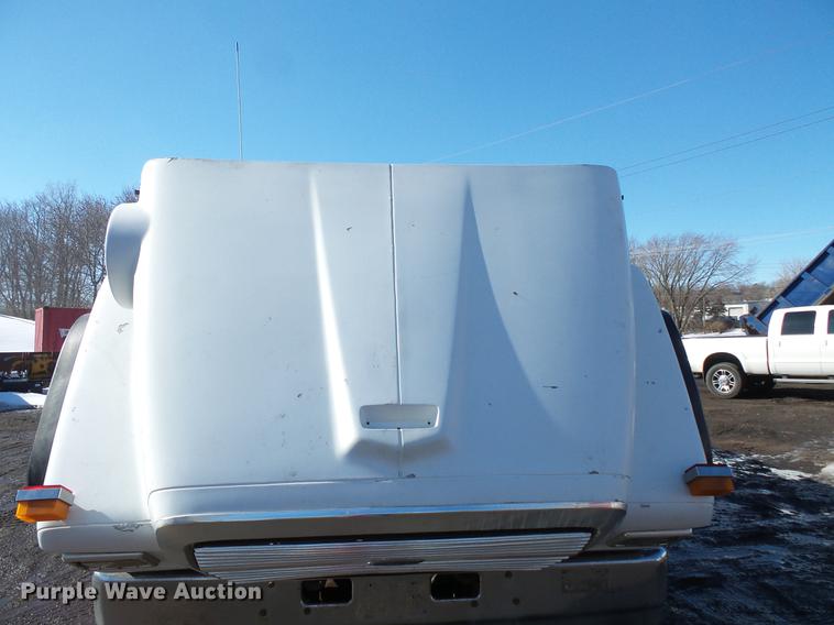 image for item DV9614 1997 Ford LT9000 dump truck