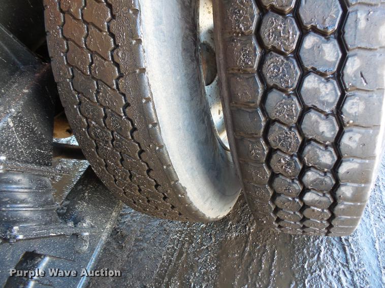 image for item DV9614 1997 Ford LT9000 dump truck