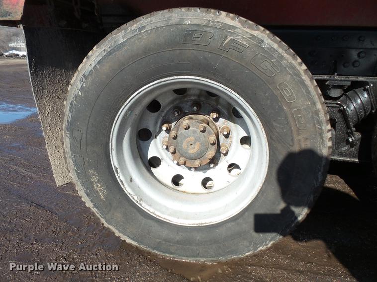 image for item DV9614 1997 Ford LT9000 dump truck