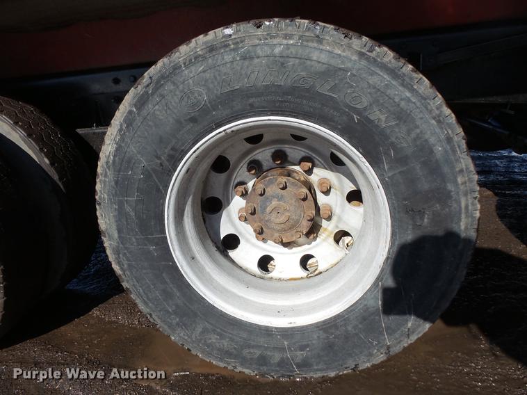 image for item DV9614 1997 Ford LT9000 dump truck