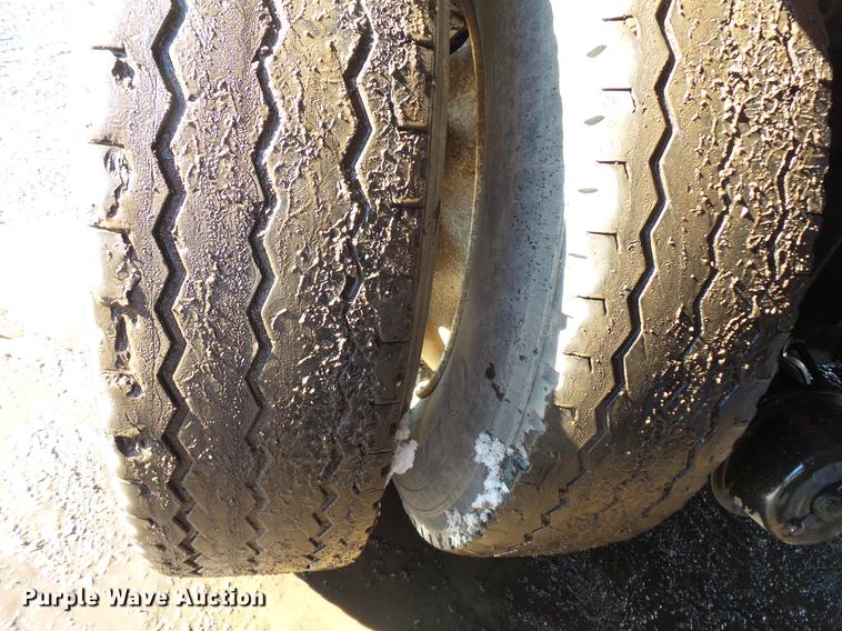 image for item DV9614 1997 Ford LT9000 dump truck