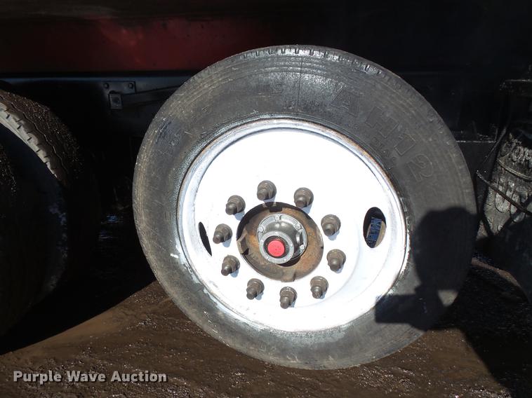 image for item DV9614 1997 Ford LT9000 dump truck