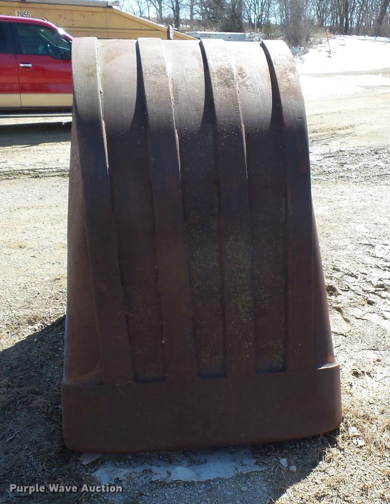 image for item DV9615 Empire 42"W sand bucket