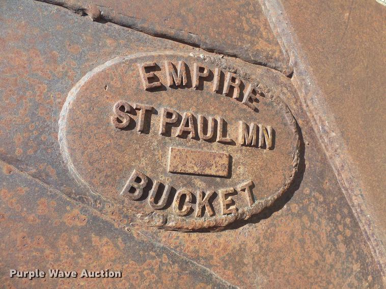 image for item DV9615 Empire 42"W sand bucket