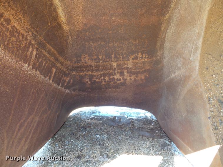 image for item DV9615 Empire 42"W sand bucket