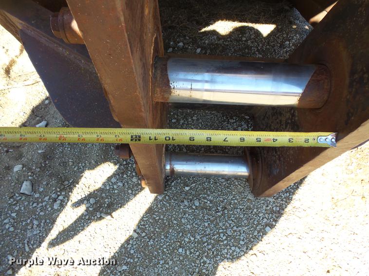 image for item DV9615 Empire 42"W sand bucket