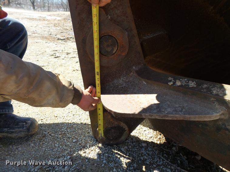 image for item DV9615 Empire 42"W sand bucket