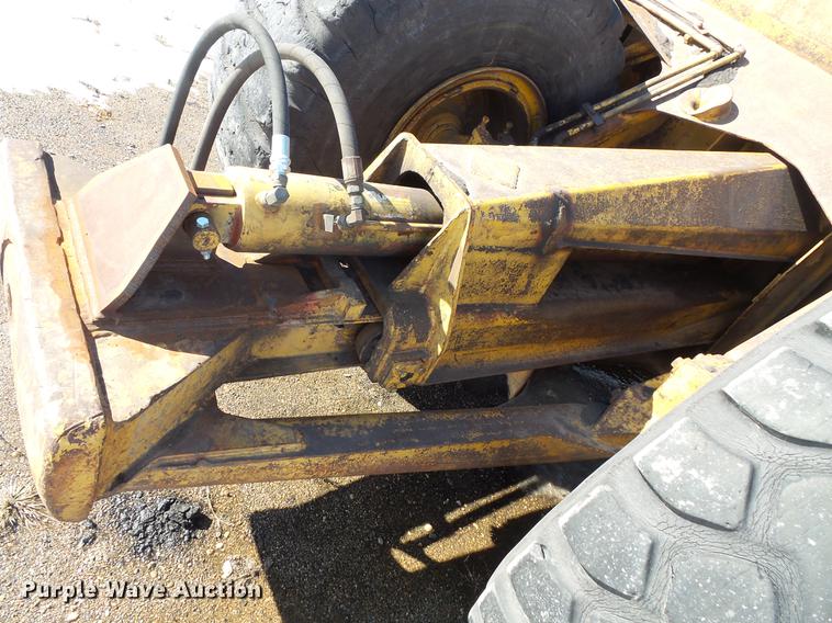 image for item DV9619 Caterpillar 435 scraper