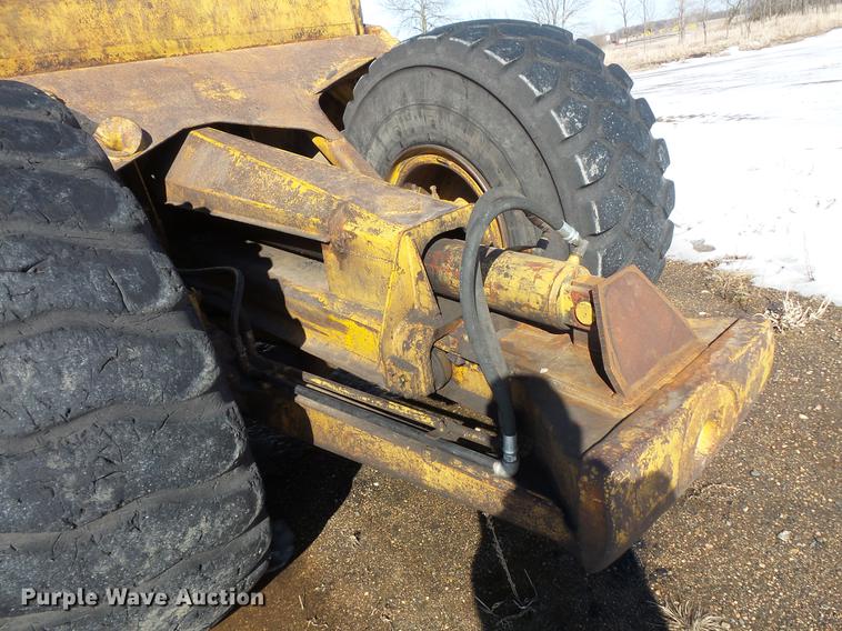 image for item DV9619 Caterpillar 435 scraper