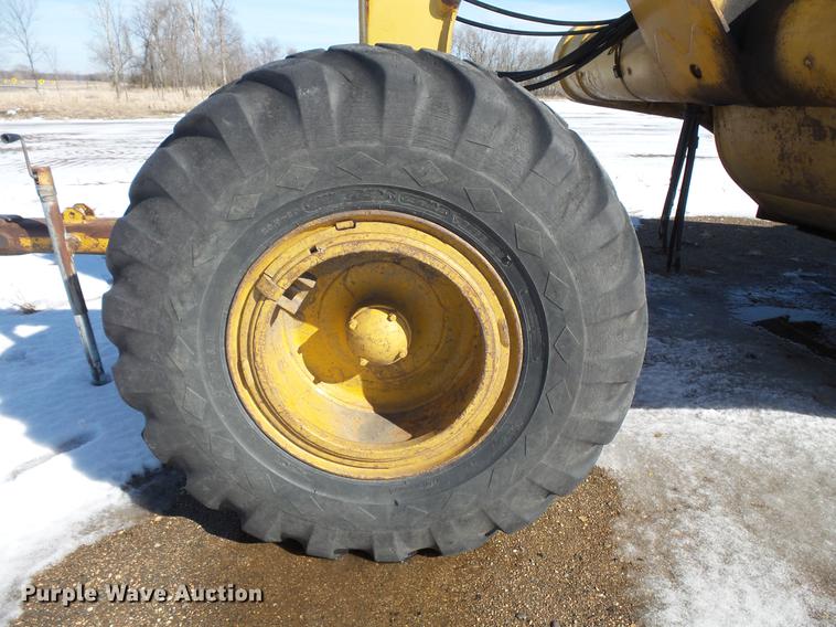 image for item DV9619 Caterpillar 435 scraper