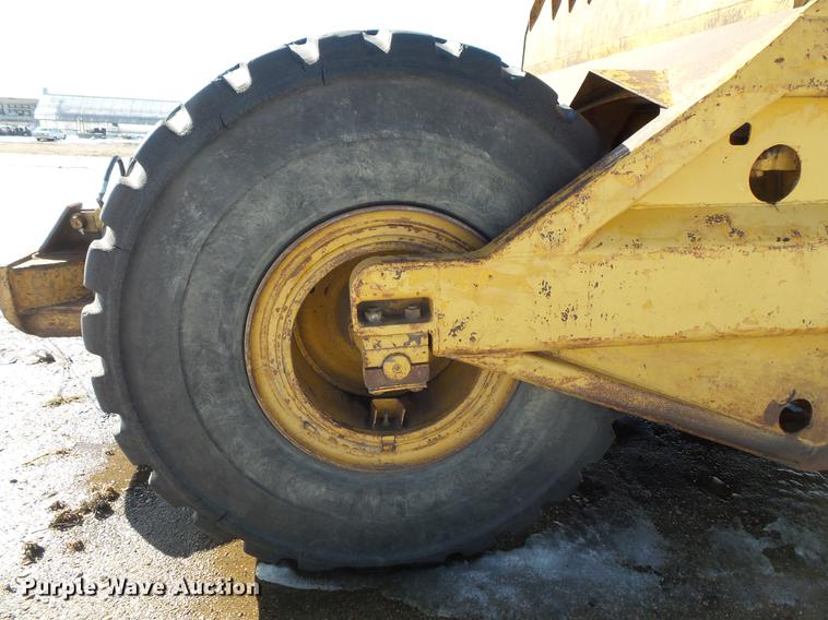 image for item DV9619 Caterpillar 435 scraper