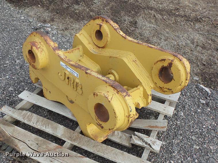 image for item DV9672 Excavator quick coupler