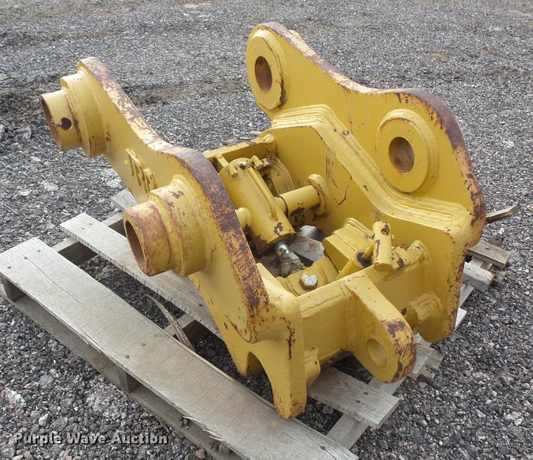 image for item DV9672 Excavator quick coupler