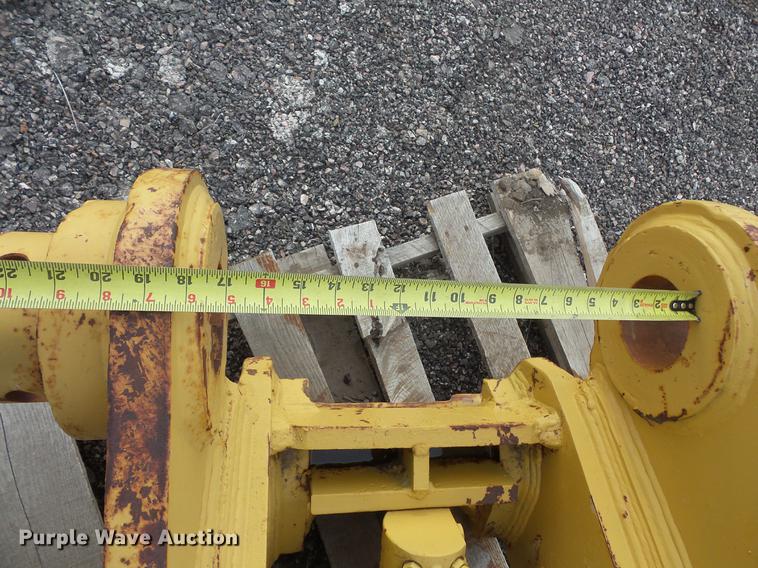 image for item DV9672 Excavator quick coupler